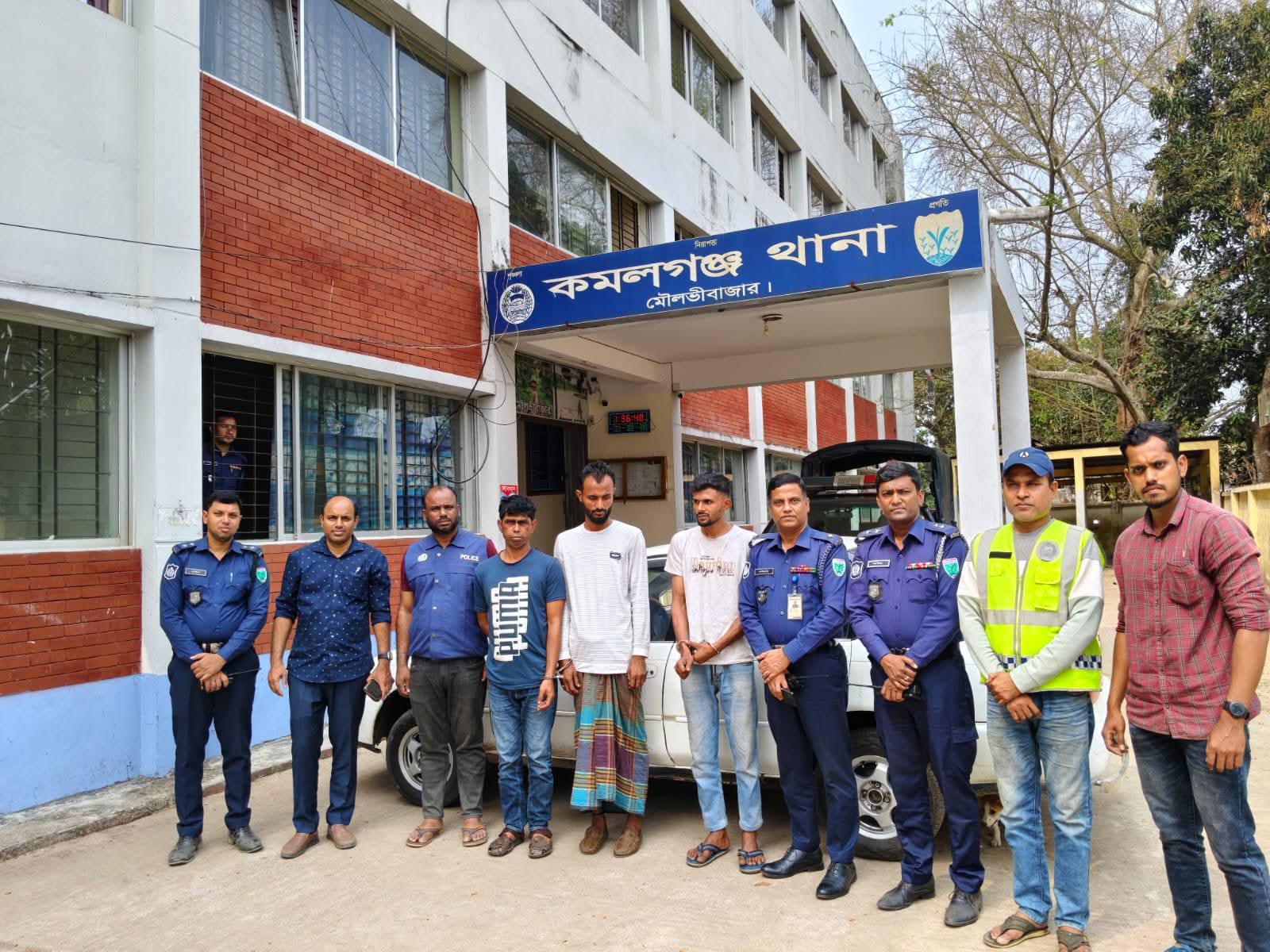 কমলগঞ্জে নারী অপহরণের চেষ্টা: আন্তঃজেলা অপরাধী চক্রের ৩ সদস্য ধরা, উদ্ধার হলো সেই প্রাইভেটকার