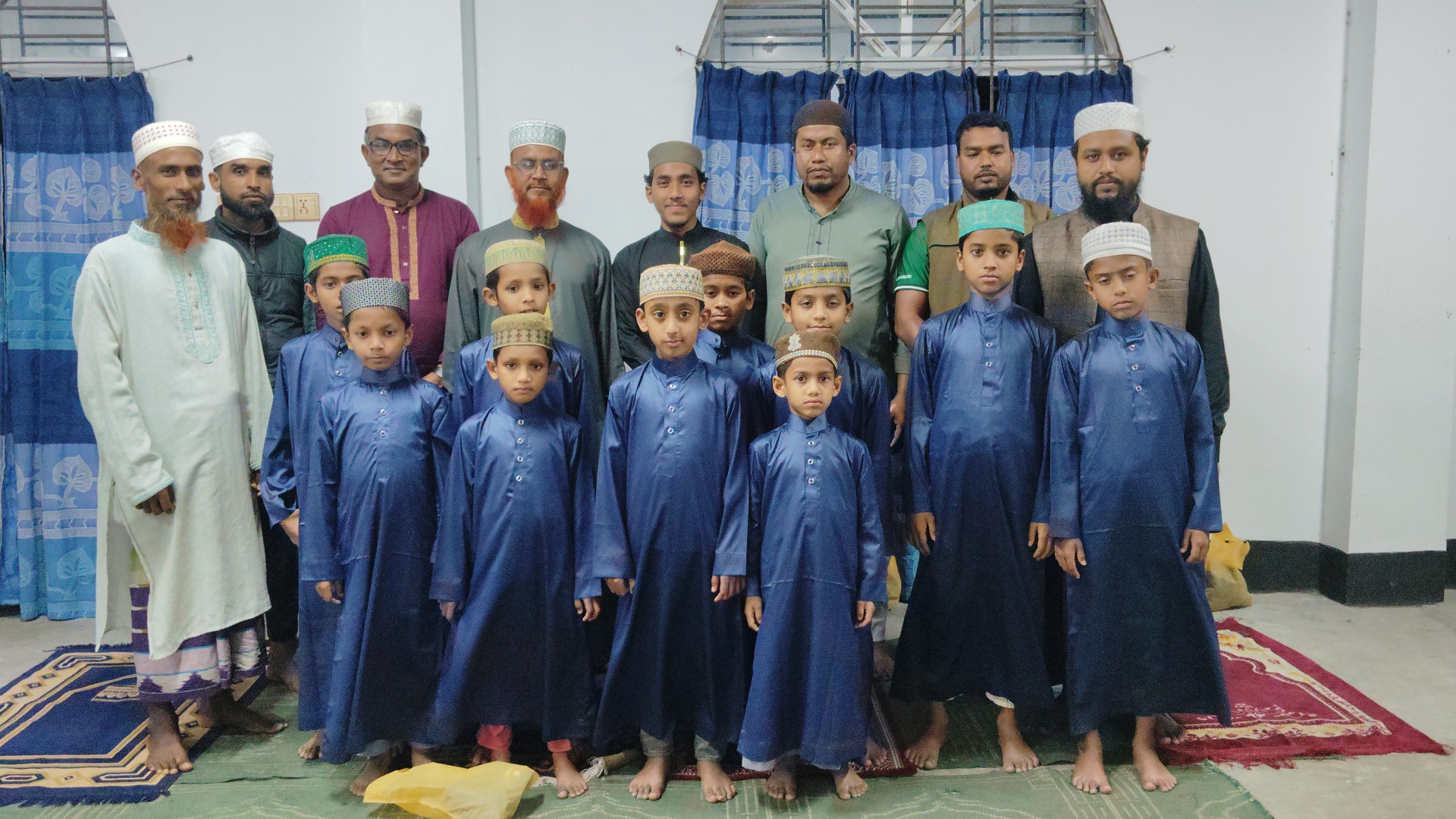 হাফেজ ছাত্রদের মুখে হাসি ফোটালেন যুক্তরাজ্য প্রবাসী বুলবুল আহমেদ; মবশ্বির আলী জাহানারা চৌধুরী মাদ্রাসায় ঈদ সামগ্রী প্রদা