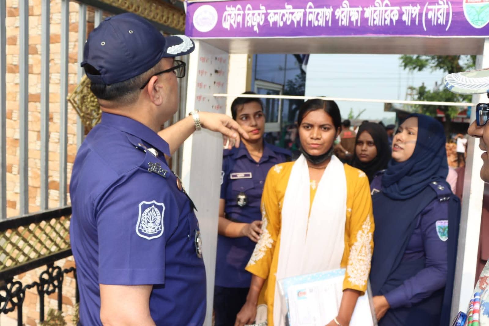 ​মৌলভীবাজারে পুলিশ কনস্টেবল নিয়োগ শুরু: প্রথম দিনে শারীরিক মাপ ও কাগজপত্র যাচাই