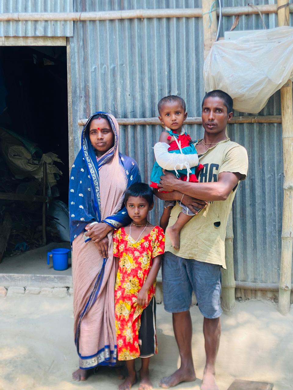 পঁচে যাচ্ছে দুই বছরের দ্বীপার হাত—কেটে ফেলার ঝুঁকি, বাঁচাতে এখনই দরকার মানবিক সহায়তা!